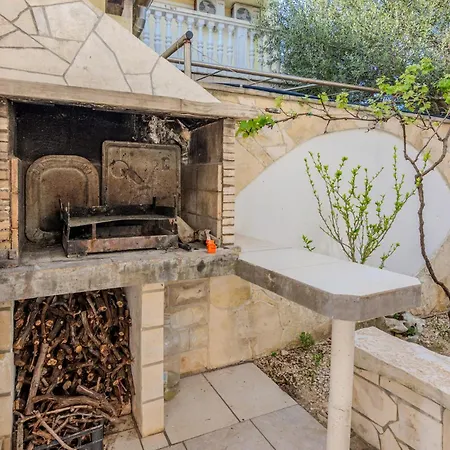 Appartamento 1 Bedroom Cozy In Nin