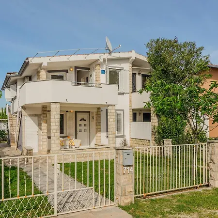 Appartamento 1 Bedroom Cozy In Nin